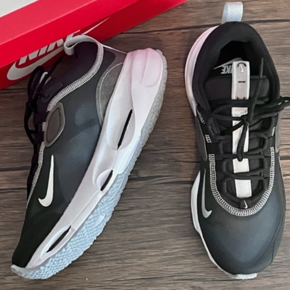 Nike Spark Women’s Sneakers - image 4